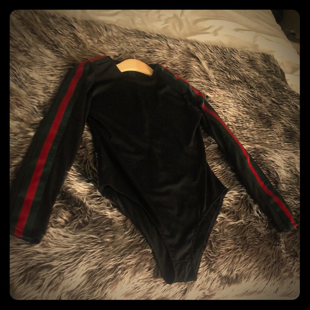 Med size black with red and green strip